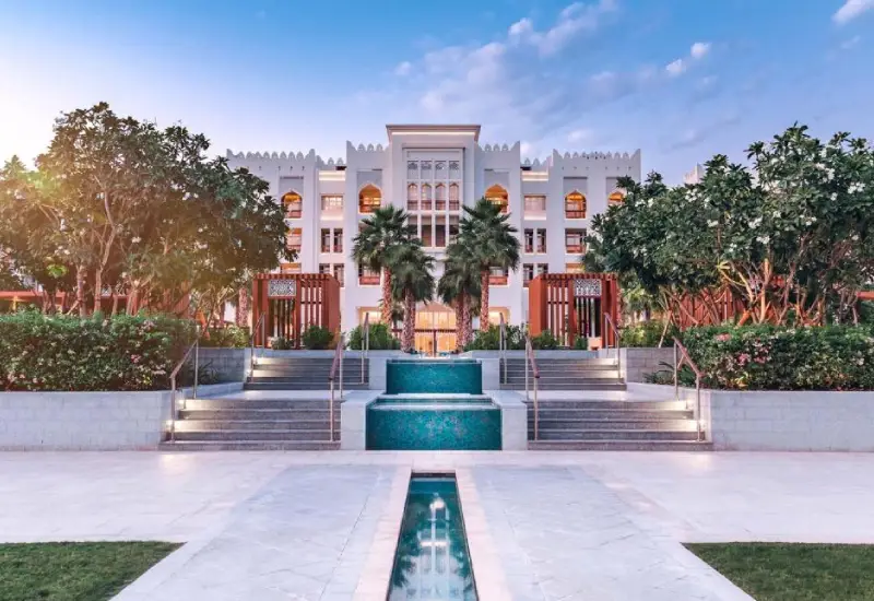 Al massile hotel